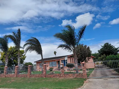 4 Bedroom House For Sale in Despatch - A6Mq.webp