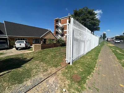 4 Bedroom House For Sale in Boksburg - 25YJ.webp