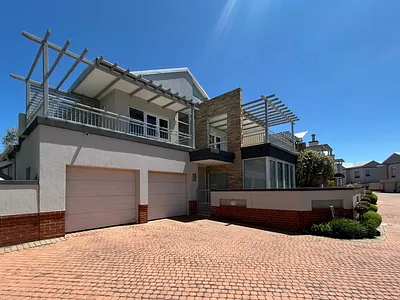 3 Bedroom Townhouse For Sale in Benoni - 7o9m.webp