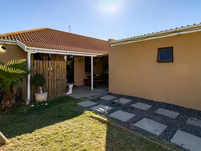 2 Bedroom Townhouse For Sale in Gordons Bay - 6c1m.webp