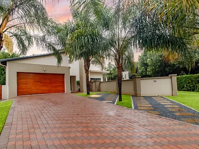 4 Bedroom House For Sale in Centurion - rt4g.webp