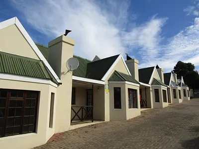 2 Bedroom Townhouse To Rent in Humansdorp - img