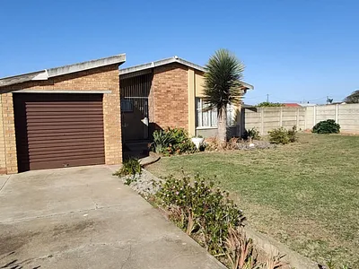 3 Bedroom House For Sale in Port Elizabeth - img