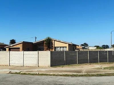 3 Bedroom House For Sale in Port Elizabeth - qrHa.webp