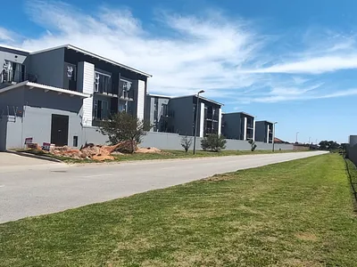 2 Bedroom Apartment To Rent in Port Elizabeth - img