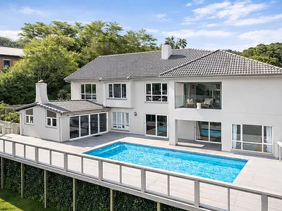 4 Bedroom House For Sale in Hillcrest - img