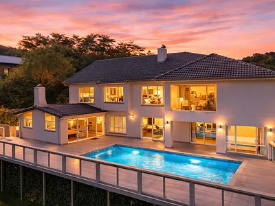 4 Bedroom House For Sale in Hillcrest - NxoO.webp