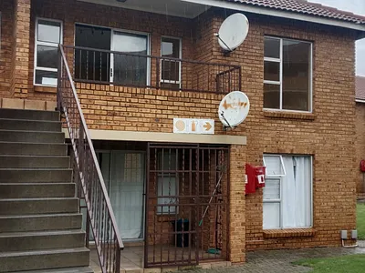 2 Bedroom Apartment For Sale in Kempton Park - img