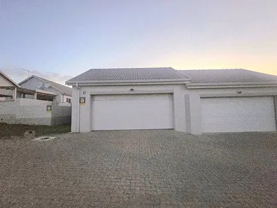 3 Bedroom Townhouse To Rent in Witbank - l6sd.webp