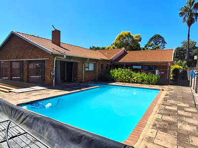 3 Bedroom House For Sale in Rustenburg - 8DbH.webp