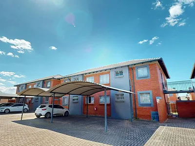 2 Bedroom Townhouse For Sale in Pretoria - ocZF.webp