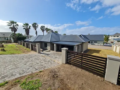 3 Bedroom House For Sale in Jeffreys Bay - AMJe.webp