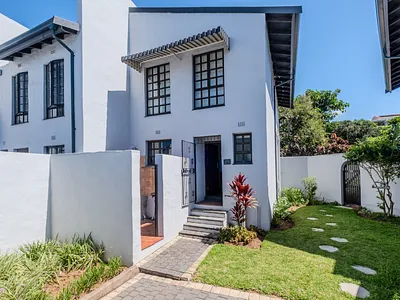 2 Bedroom Apartment For Sale in Umhlanga - xwUA.webp