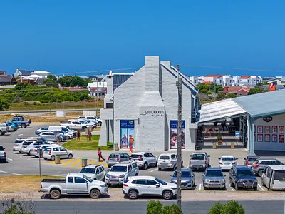 2 Bedroom Apartment To Rent in Struisbaai - lske.webp