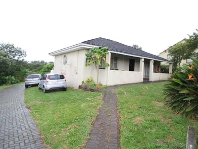 3 Bedroom House For Sale in East London - QlwH.webp