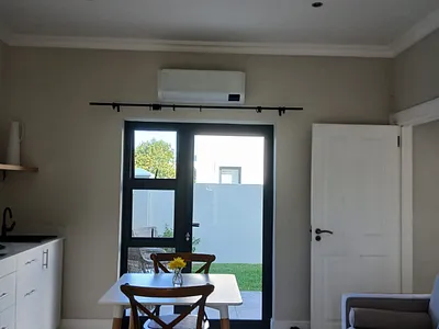 Apartment To Rent in Somerset West - DjkI.webp