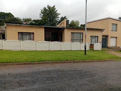 5 Bedroom House For Sale in Alberton - m1Yn.webp