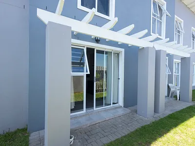 2 Bedroom Apartment For Sale in Brackenfell - U5yC.webp
