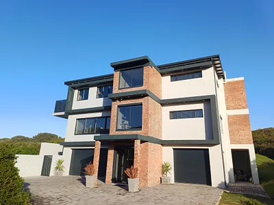 4 Bedroom House For Sale in Mossel Bay - img