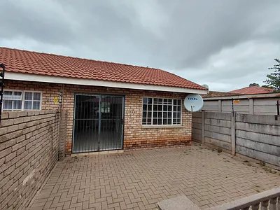 1 Bedroom Apartment To Rent in Klerksdorp - TdLU.webp