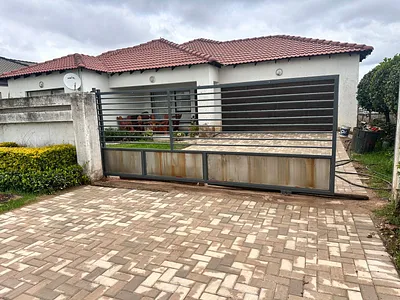 3 Bedroom House For Sale in Middelburg - 18Tt.webp