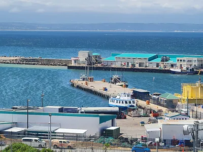 3 Bedroom Apartment For Sale in Mossel Bay - fkNI.webp
