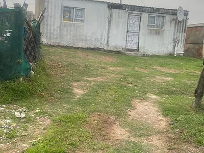 1 Bedroom House For Sale in Mossel Bay - 04EZ.webp