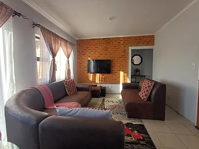 3 Bedroom Apartment For Sale in Akasia - YNxM.webp