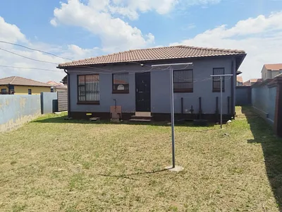 3 Bedroom House For Sale in Nigel - HT3K.webp
