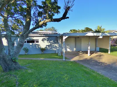 3 Bedroom House For Sale in Port Alfred - dho0.webp