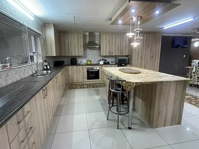 6 Bedroom House For Sale in Vereeniging - weAK.webp