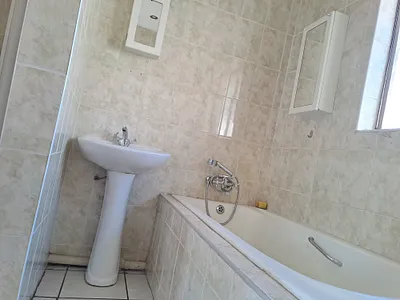 3 Bedroom House For Sale in Springs - JfoK.webp