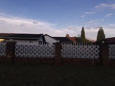 3 Bedroom House For Sale in Vanderbijlpark - kdS1.webp