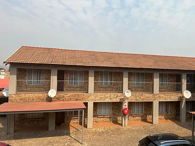 1 Bedroom Apartment For Sale in Rustenburg - P4j1.webp