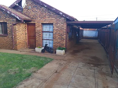 2 Bedroom House For Sale in Soshanguve - FWE9.webp