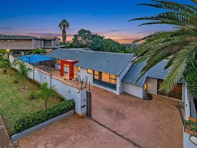 3 Bedroom House For Sale in Krugersdorp - C2b3.webp