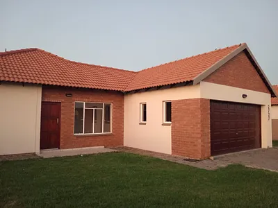 3 Bedroom House To Rent in Rustenburg - qk0r.webp