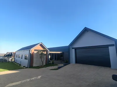 4 Bedroom House For Sale in Heidelberg - V0sz.webp