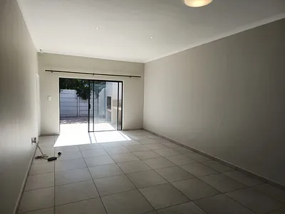 3 Bedroom House To Rent in Blouberg - 4lqJ.webp