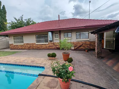 4 Bedroom House For Sale in Sasolburg - FHgA.webp