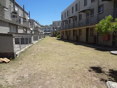 1 Bedroom Apartment For Sale in Port Elizabeth - mDAp.webp