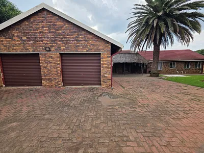 3 Bedroom House For Sale in Vereeniging - TnXR.webp