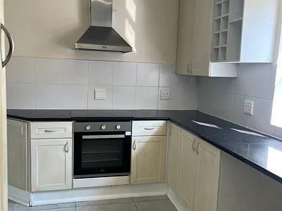 3 Bedroom Apartment To Rent in Somerset West - 6BN2.webp