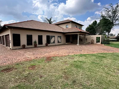 7 Bedroom House For Sale in Benoni - F4oT.webp