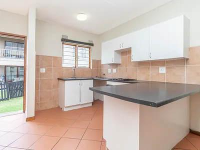 3 Bedroom Apartment For Sale in Randburg - oqQ0.webp