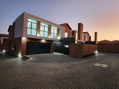 3 Bedroom House For Sale in Boksburg - s5eW.webp