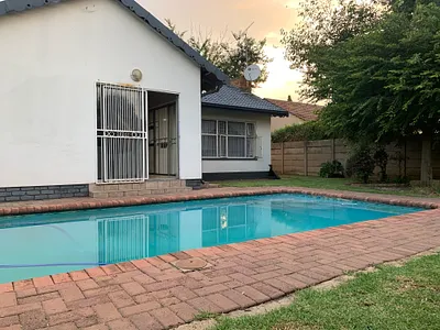 4 Bedroom House For Sale in Vanderbijlpark - mw73.webp