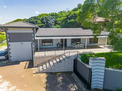 4 Bedroom House For Sale in Pinetown - Spvp.webp