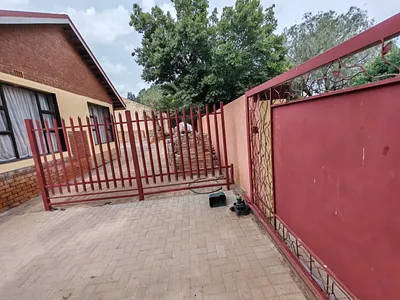 3 Bedroom House For Sale in Sasolburg - Za3G.webp