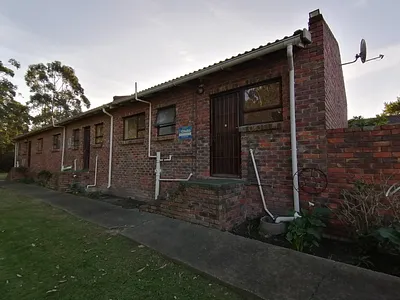 2 Bedroom Townhouse To Rent in Port Elizabeth - 2q7H.webp